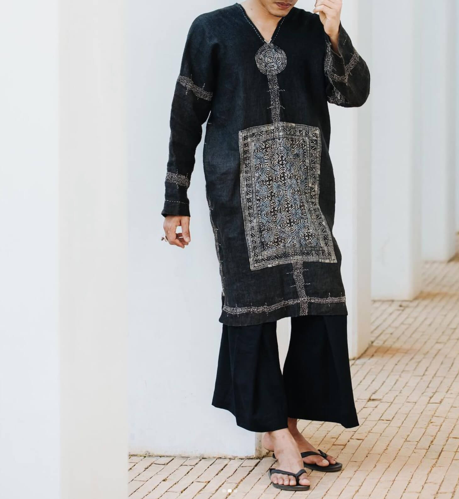 Karen long shirt, Traditional Karen style and handwoven technique made classic by the unique pattern.